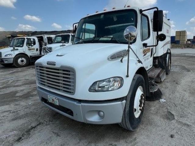  Salvage Freightliner M2 106 Med