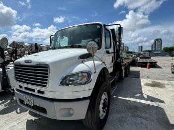  Salvage Freightliner M2 106 Med