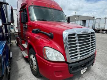  Salvage Freightliner Cascadia 1