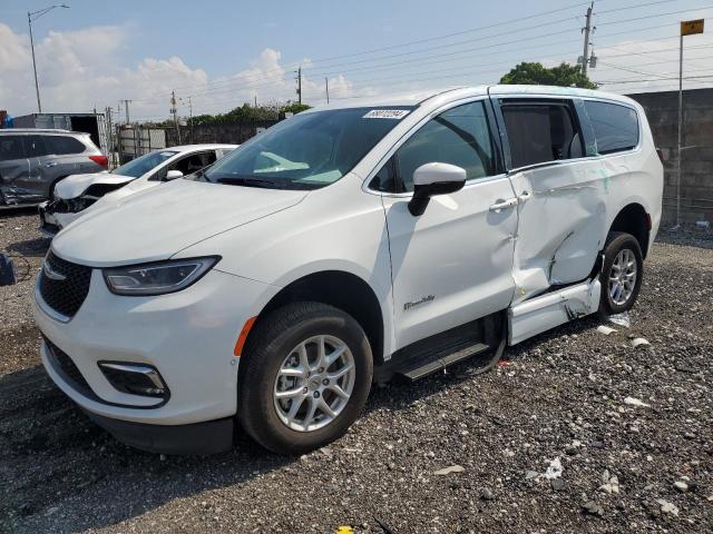  Salvage Chrysler Pacifica