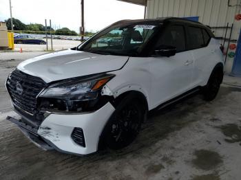  Salvage Nissan Kicks