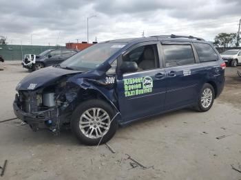  Salvage Toyota Sienna