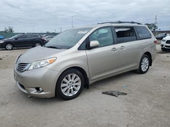  Salvage Toyota Sienna