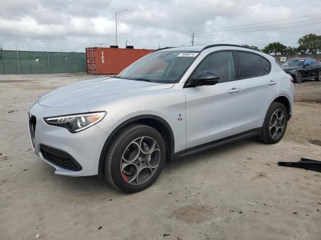  Salvage Alfa Romeo Stelvio