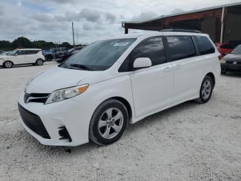  Salvage Toyota Sienna