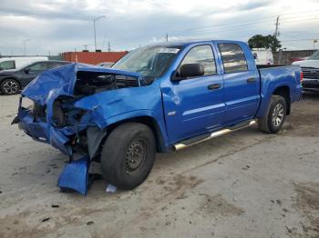  Salvage Mitsubishi Raider