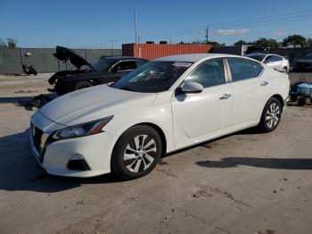  Salvage Nissan Altima