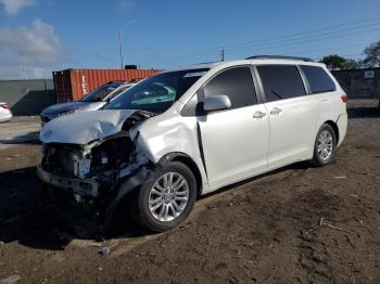  Salvage Toyota Sienna