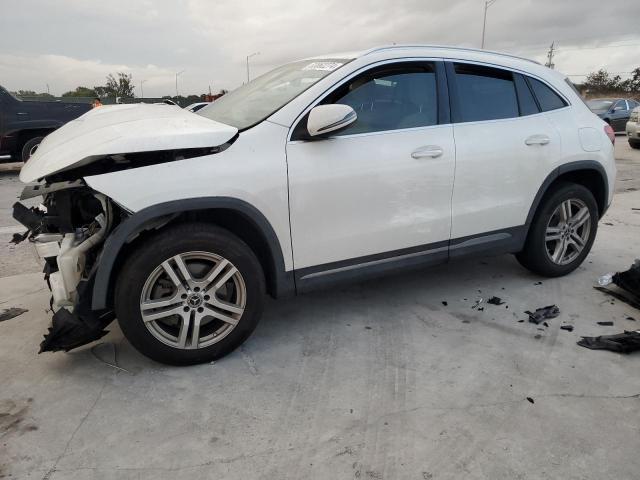  Salvage Mercedes-Benz GLA