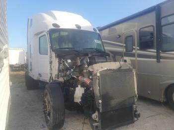  Salvage Peterbilt 579