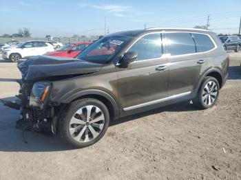  Salvage Kia Telluride