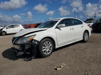  Salvage Nissan Altima