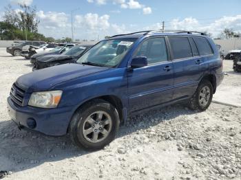  Salvage Toyota Highlander