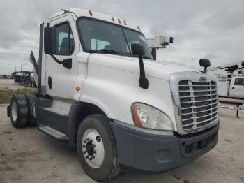  Salvage Freightliner Cascadia 1