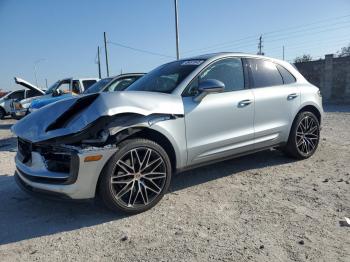 Salvage Porsche Macan Base