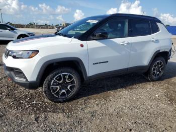  Salvage Jeep Compass
