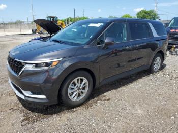  Salvage Kia Carnival