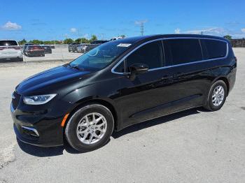  Salvage Chrysler Pacifica