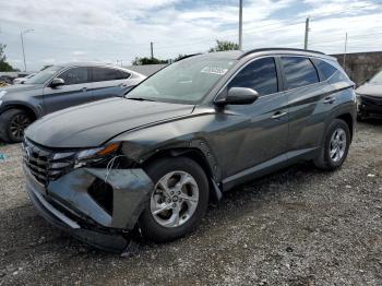  Salvage Hyundai TUCSON