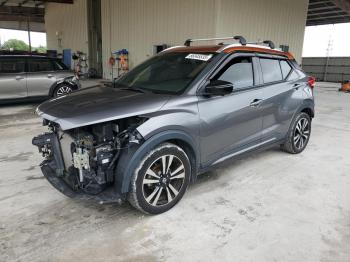  Salvage Nissan Kicks