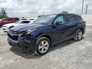  Salvage Toyota Highlander