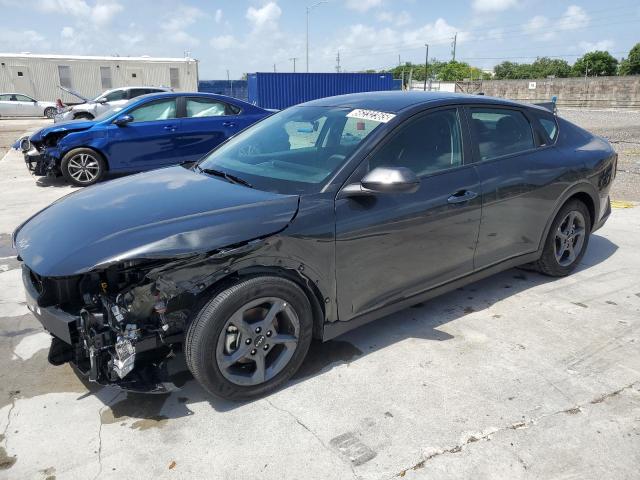  Salvage Kia K4 Lx