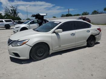  Salvage Nissan Altima