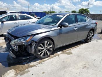  Salvage Nissan Altima