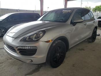  Salvage Porsche Cayenne