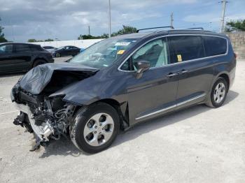  Salvage Chrysler Pacifica