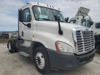  Salvage Freightliner Cascadia 1