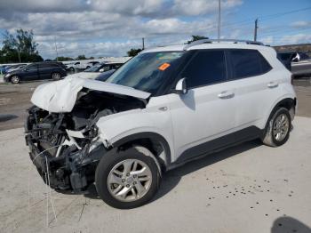  Salvage Hyundai VENUE