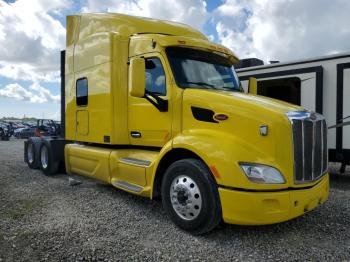  Salvage Peterbilt 579