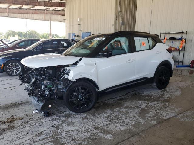  Salvage Nissan Kicks