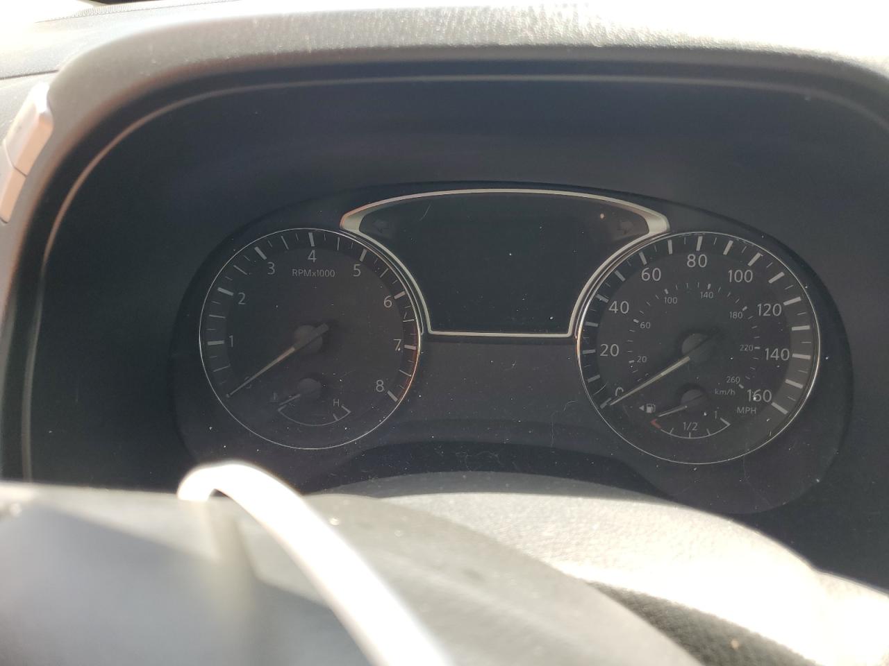 Nissan Pathfinder S Image 9