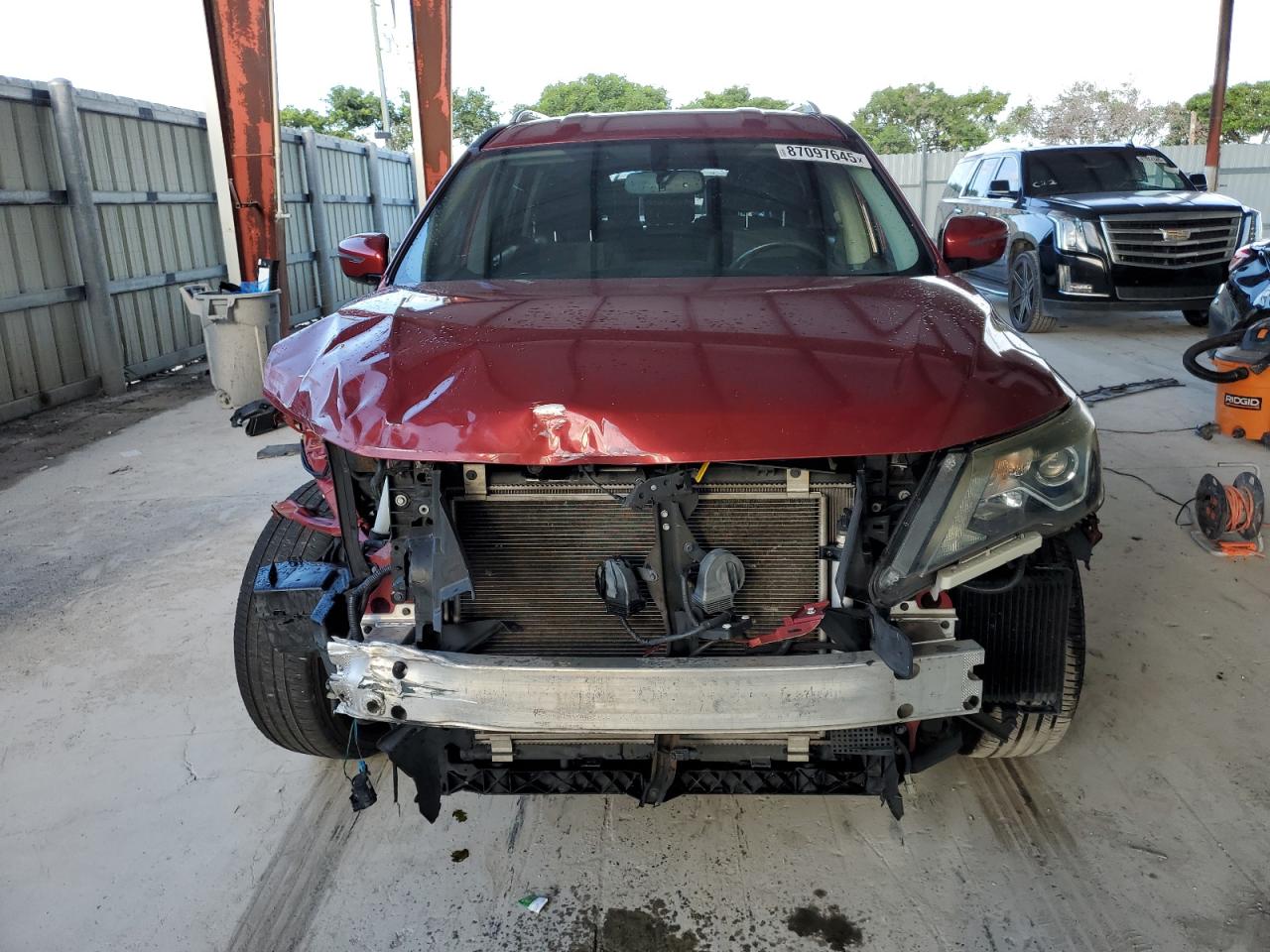 Nissan Pathfinder S Image 8