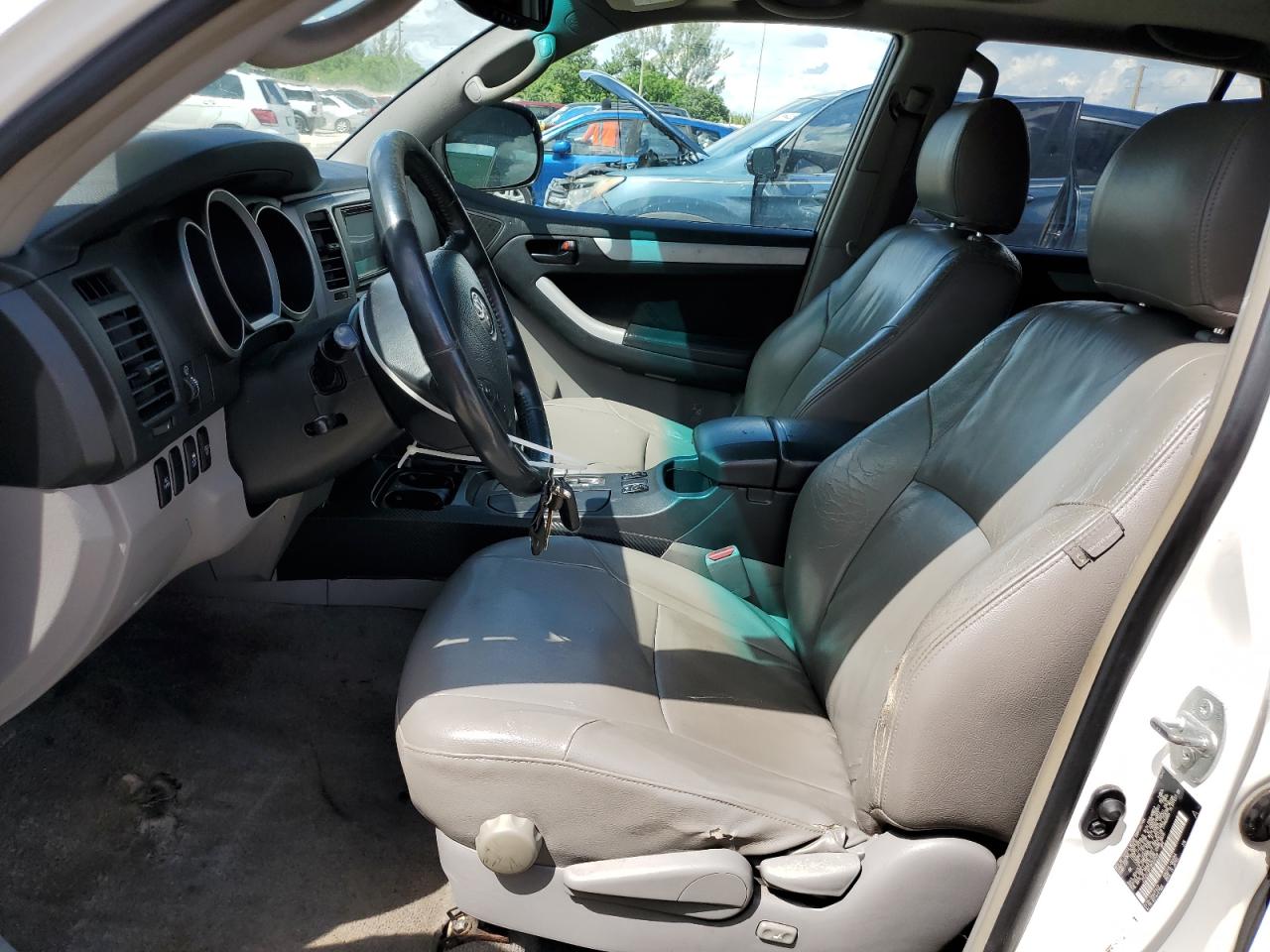 Toyota 4Runner Sr5 Image 6