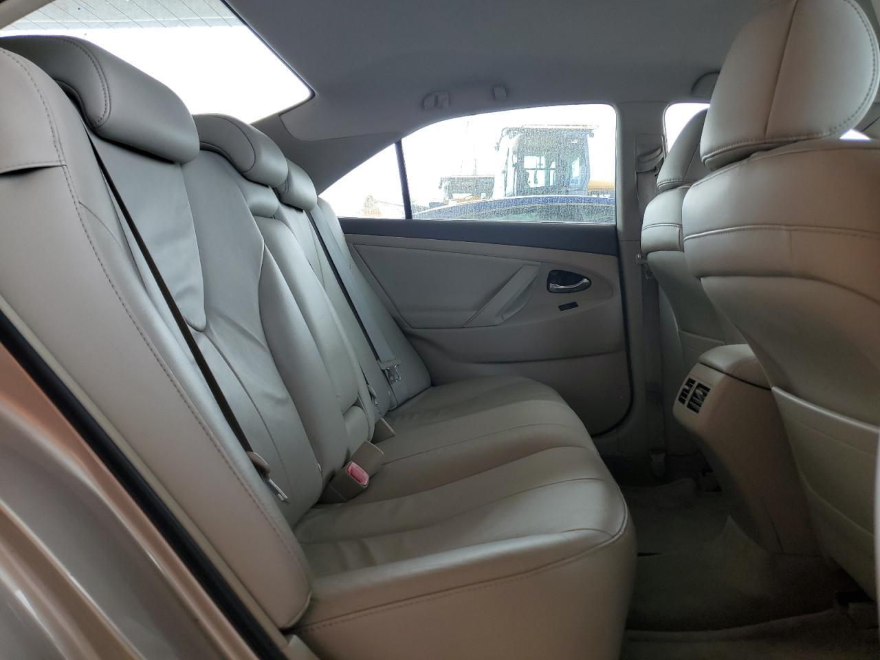 Toyota Camry Hybrid Image 12