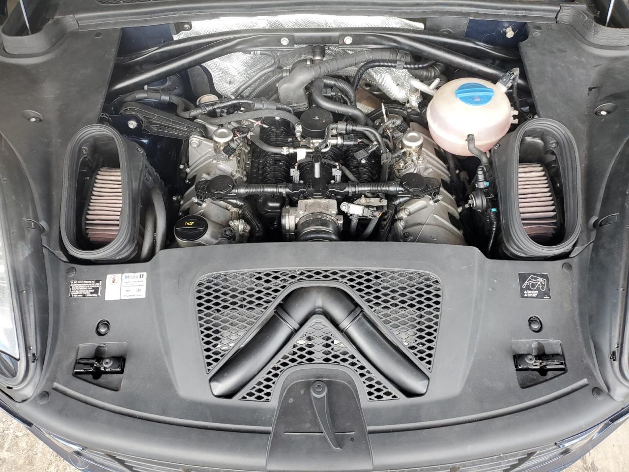 Porsche Macan S Image 12