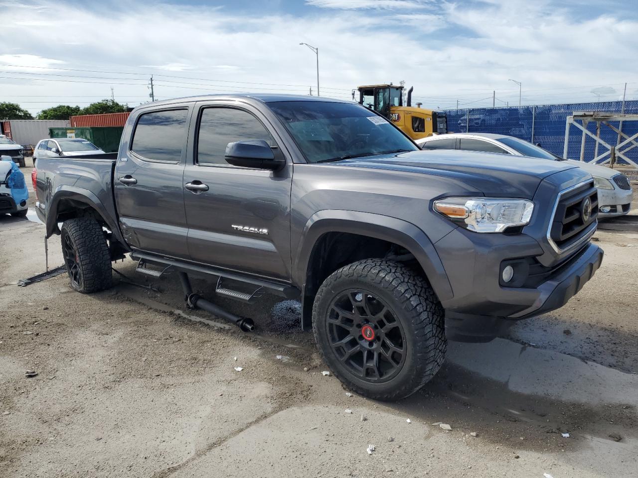 Toyota Tacoma Double Cab Image 5