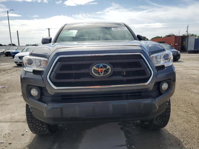 Toyota Tacoma Double Cab Image 3