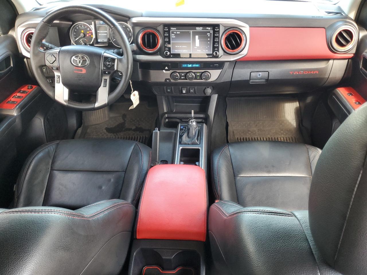 Toyota Tacoma Double Cab Image 4