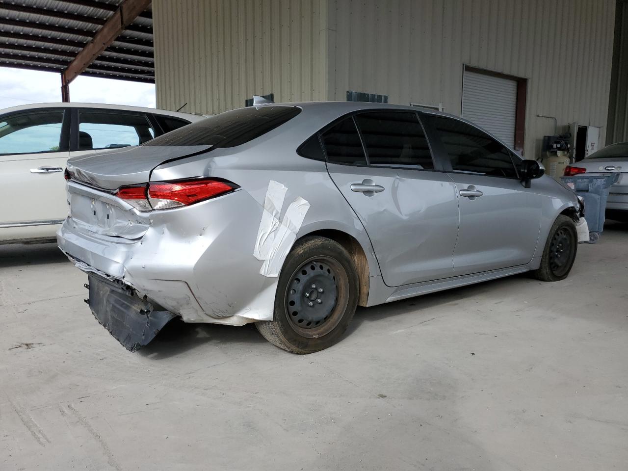 Toyota Corolla Le Image 4