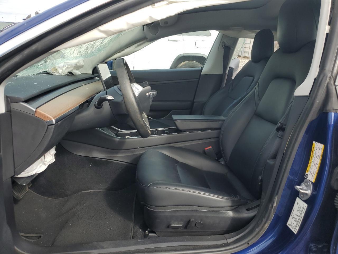 Tesla Model 3 Image 6