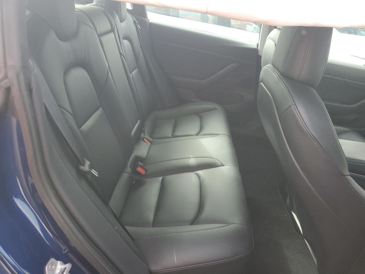 Tesla Model 3 Image 12