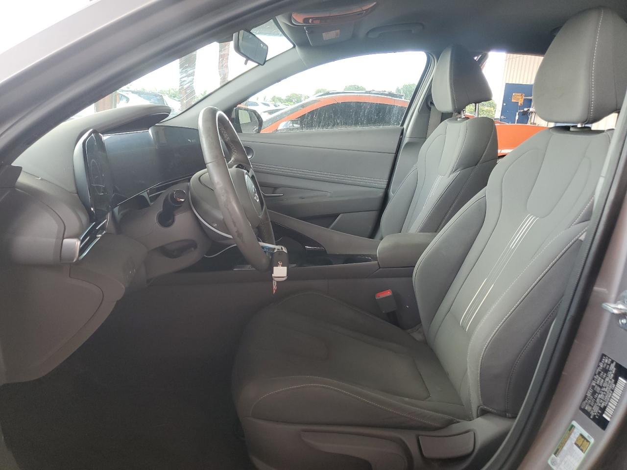 Hyundai ELANTRA Sel Image 10