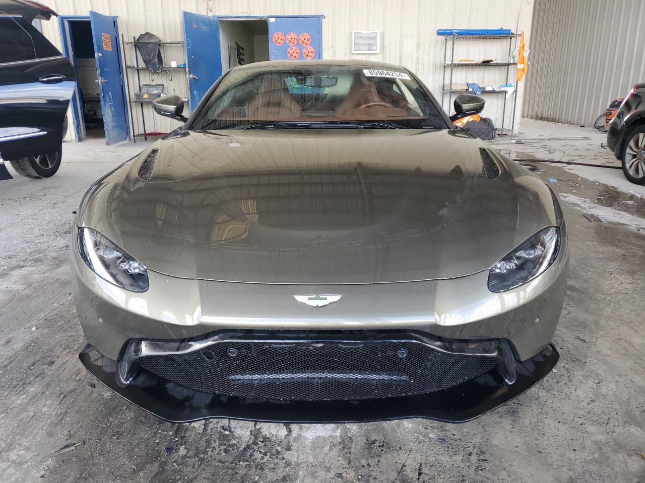 Aston Martin Vantage Image 6