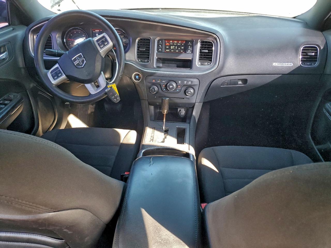 Dodge Charger Se Image 5