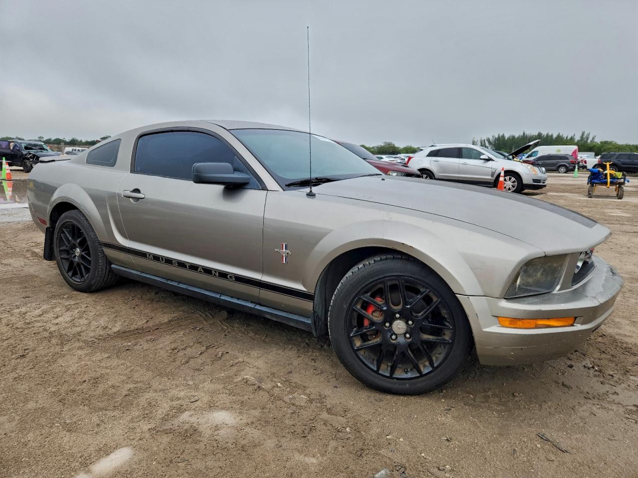 Ford Mustang Image 9