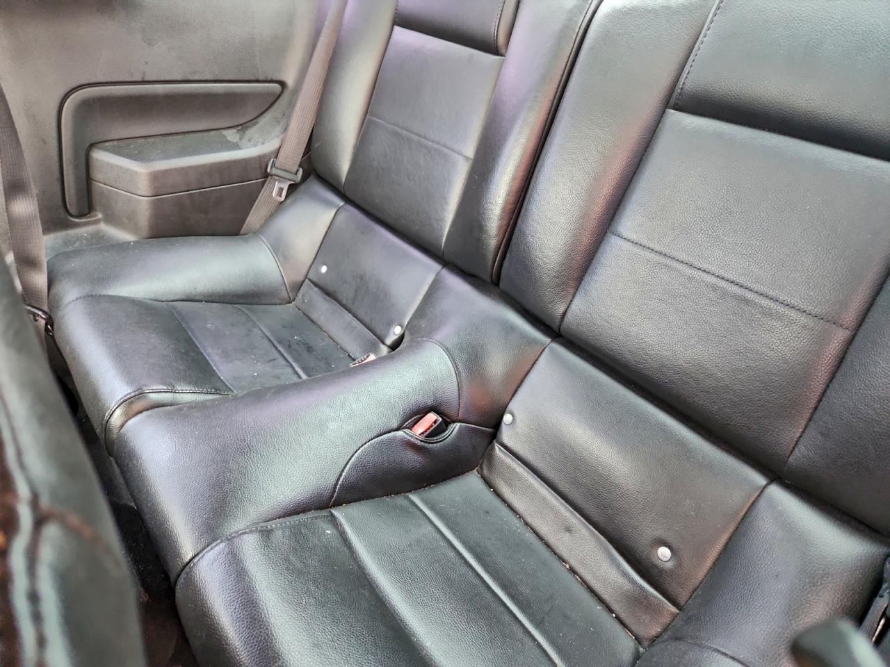 Ford Mustang Image 4